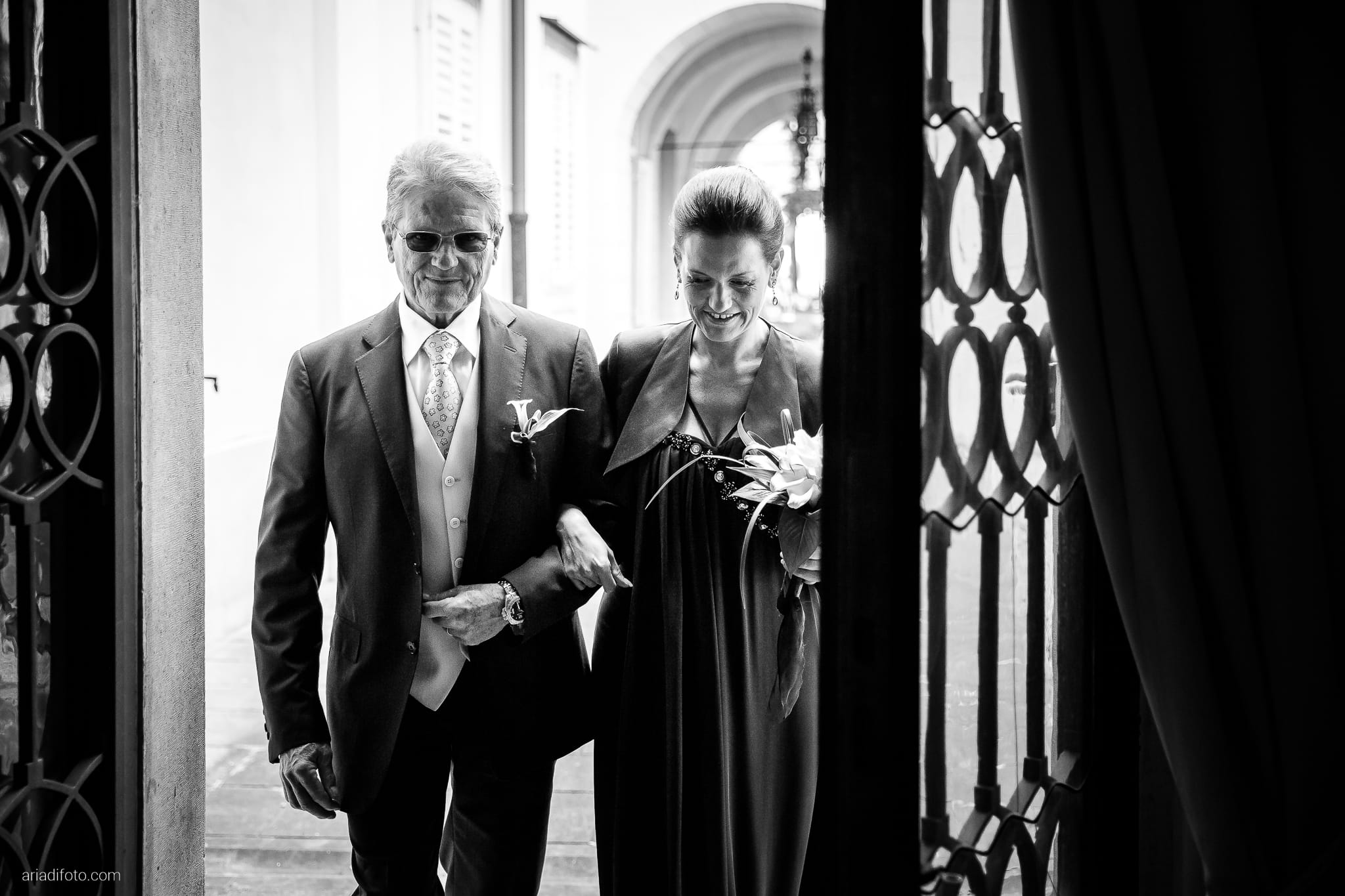Elena Lorenzo matrimonio Zemono Vipacco Slovenia cerimonia civile Museo Sartorio ingresso sposa