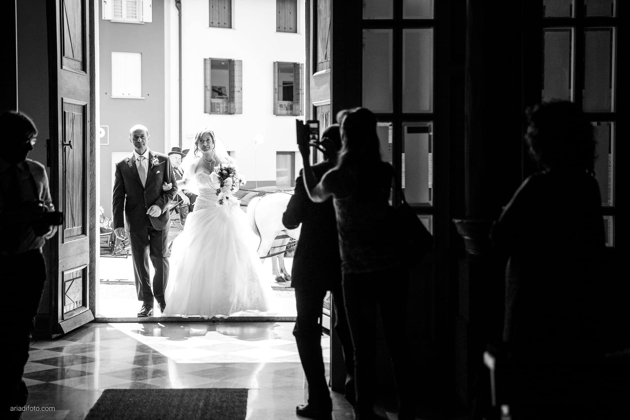 Jessica Aleks Matrimonio Chiesa San Rocco Villesse Villa Attems Cernozza Postcastro Lucinico Gorizia cerimonia ingresso sposa
