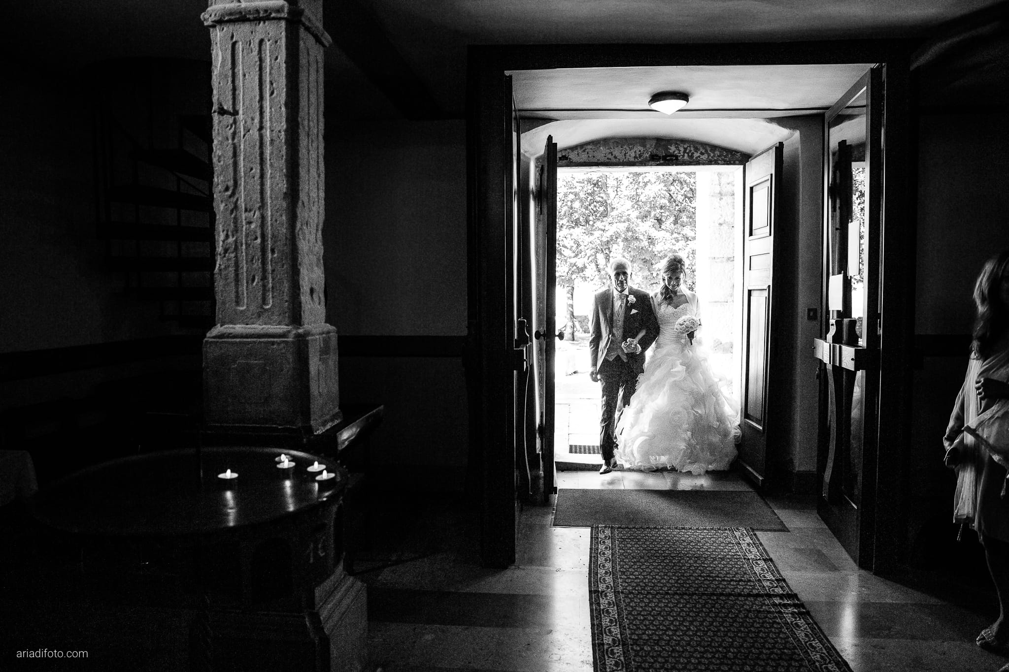 Melania Davide Matrimonio Santuario di Monrupino Tavernetta Castello di Spessa Capriva Gorizia cerimonia ingresso sposa