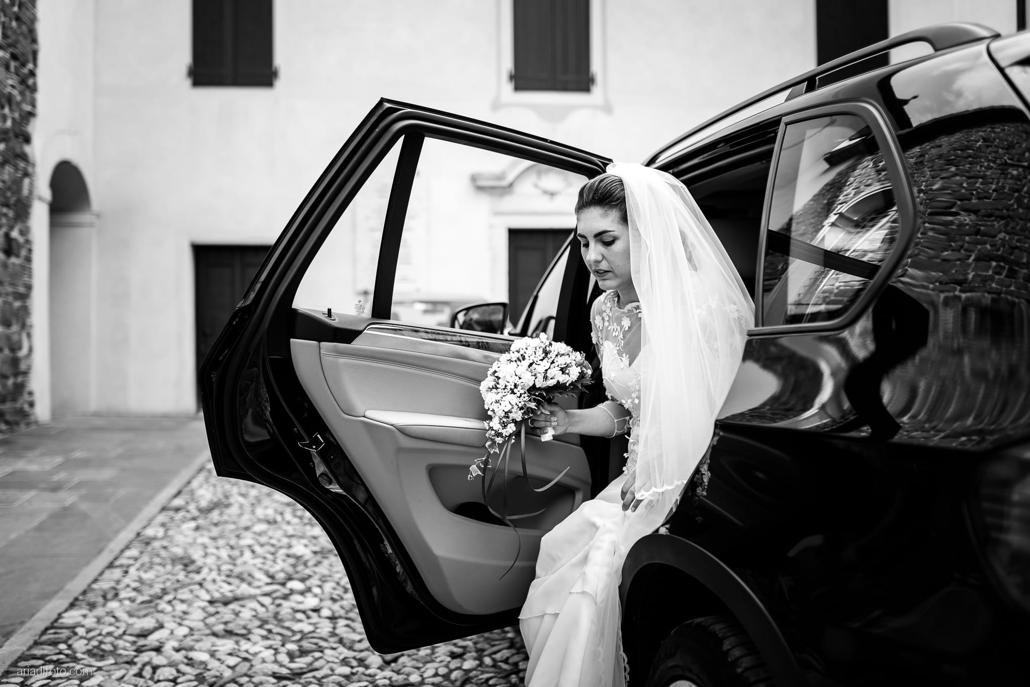 Barbara Simone Matrimonio Abbazia Rosazzo Villa Romano Manzano Udine cerimonia religiosa chiesa cattolica ingresso sposa