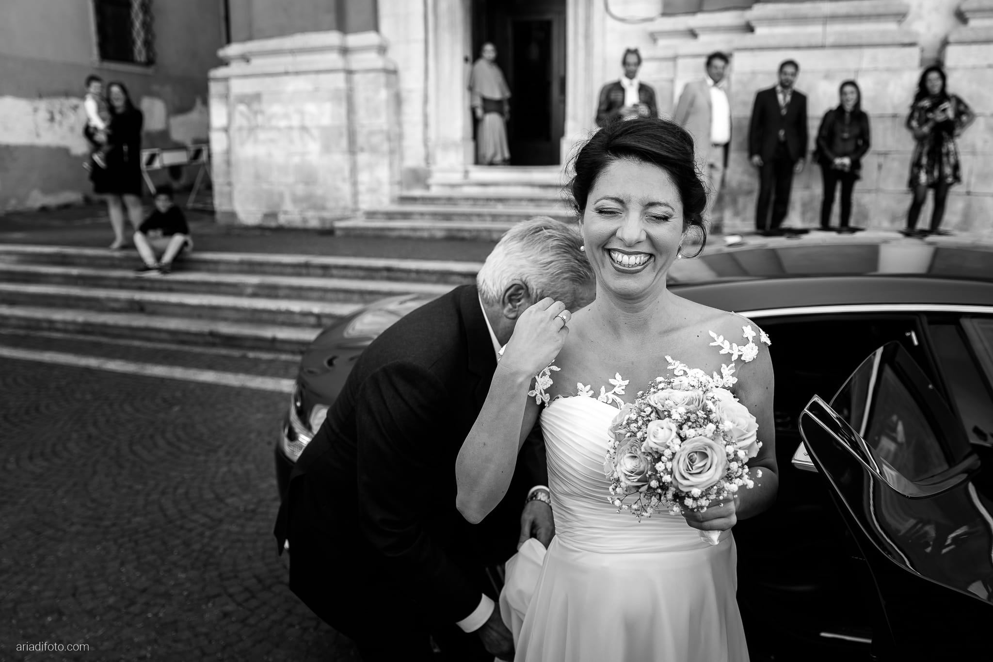 Tatiana Marco Matrimonio Trieste Baronesse Tacco San Floriano Collio Gorizia cerimonia cattolica Chiesa di Santa Maria Maggiore ingresso sposa