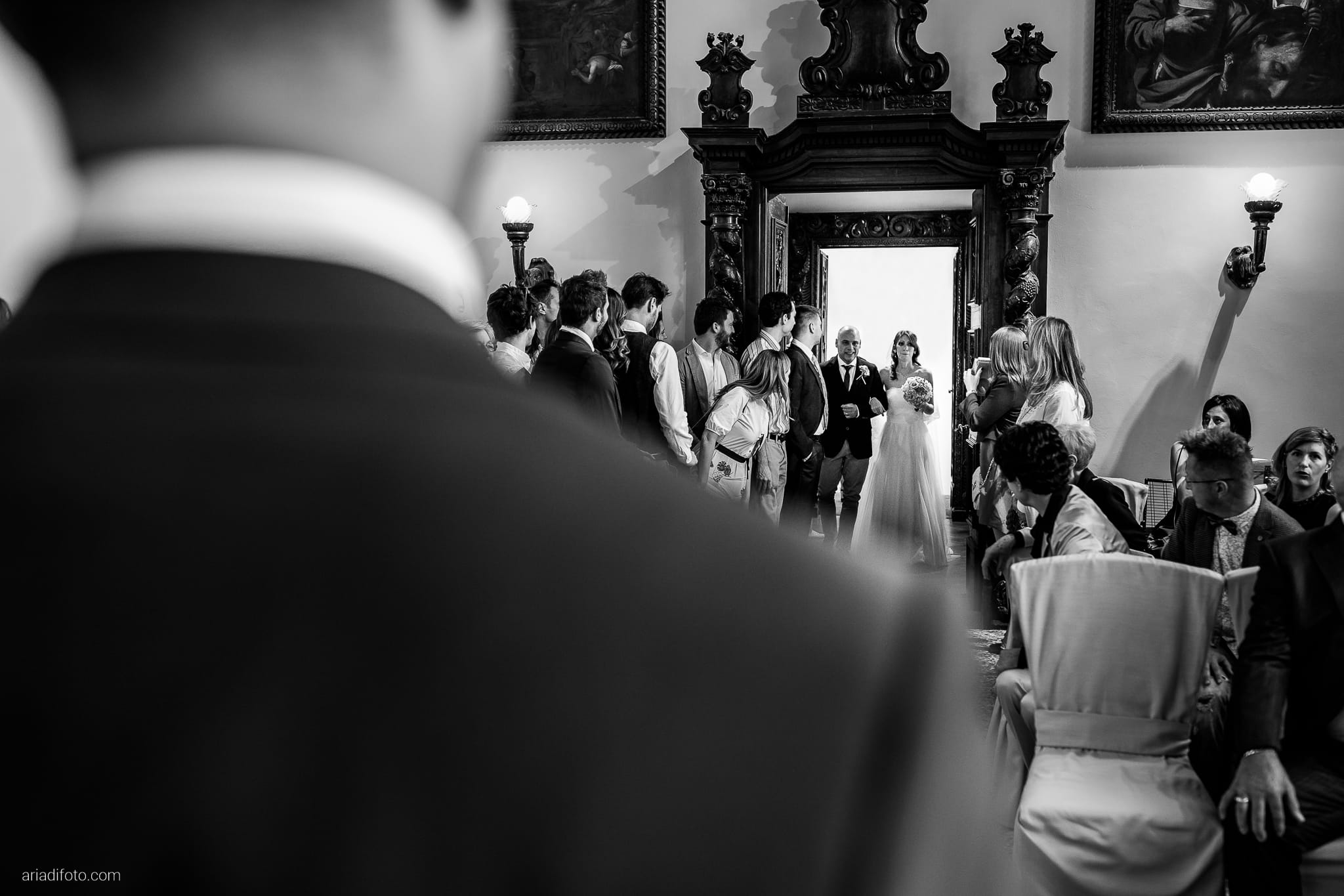 Marina Stefano Matrimonio Castello San Giusto Molo IV Trieste cerimonia civile ingresso sposa