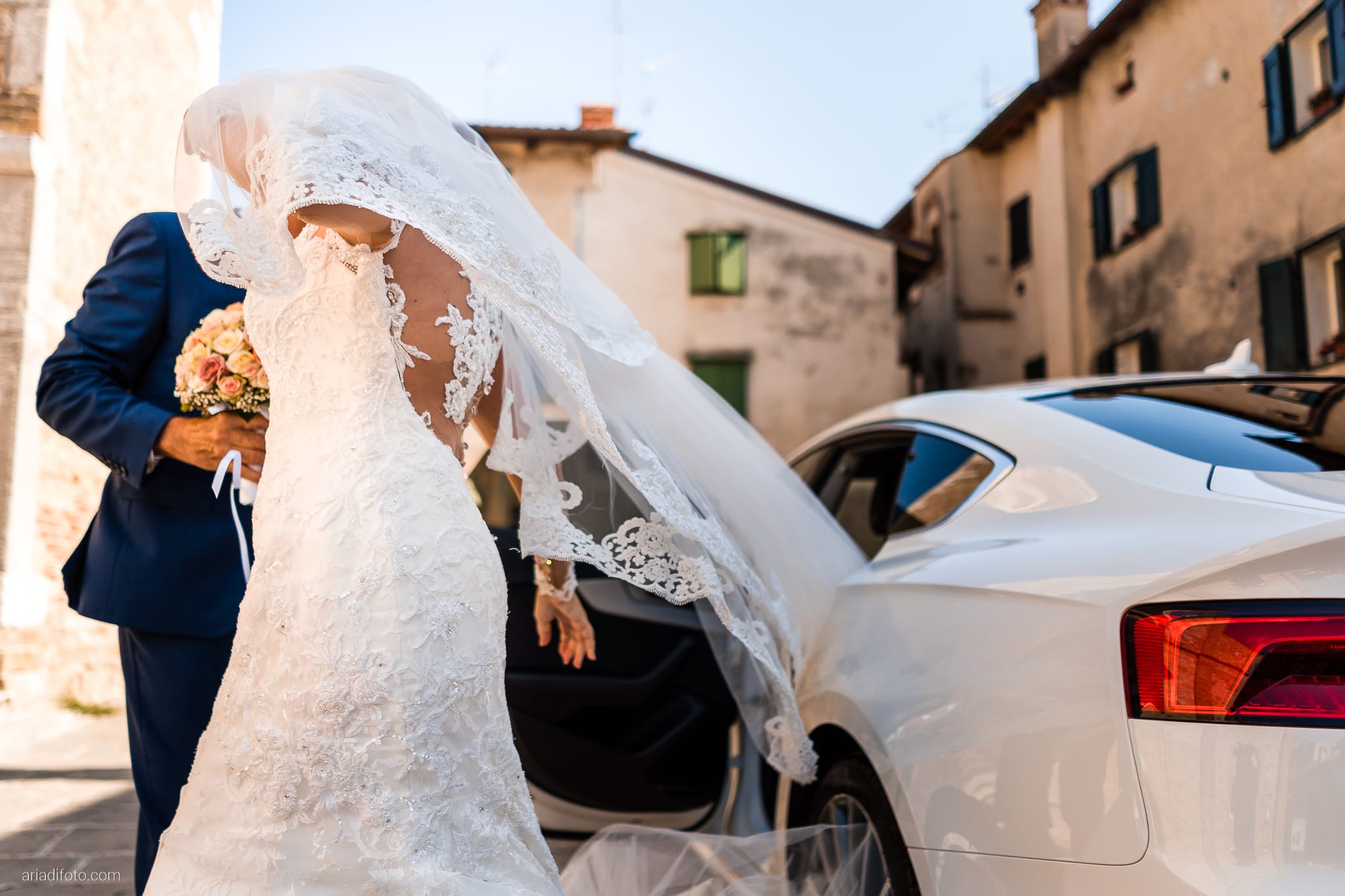 Samantha Daniele Matrimonio Elegante Villa Elodia Udine cerimonia ingresso sposa
