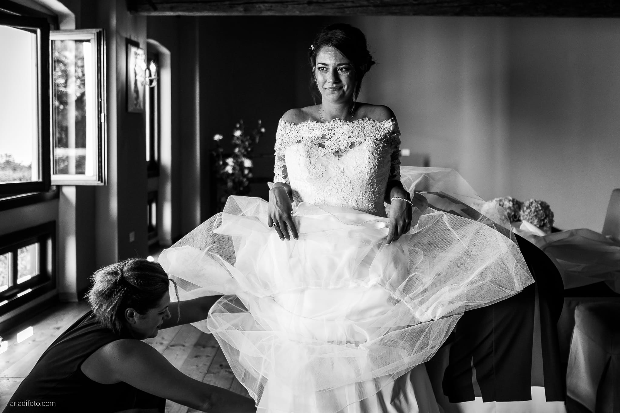 Annalisa Michele Matrimonio all'aperto Gorizia Villa Attems preparativi sposa vestizione