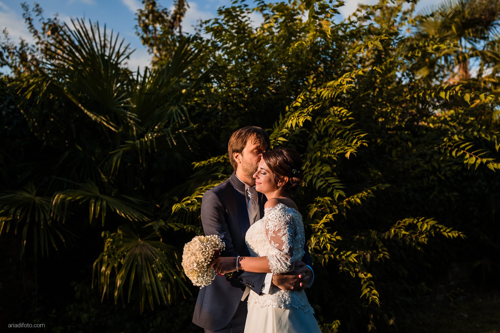 Annalisa Michele Matrimonio all'aperto Gorizia Villa Attems ritratti sposi tramonto