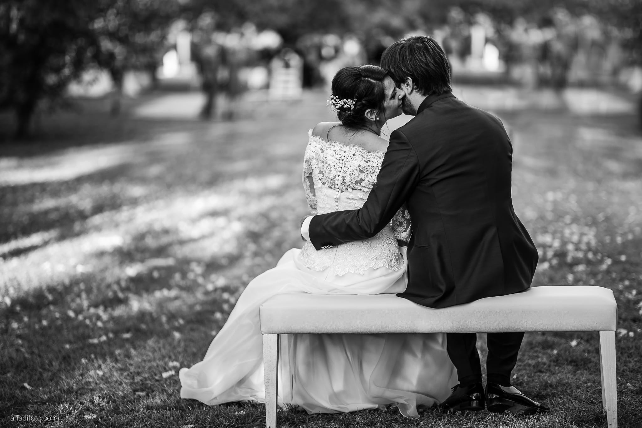 Annalisa Michele Matrimonio all'aperto Gorizia Villa Attems ritratti sposi tramonto