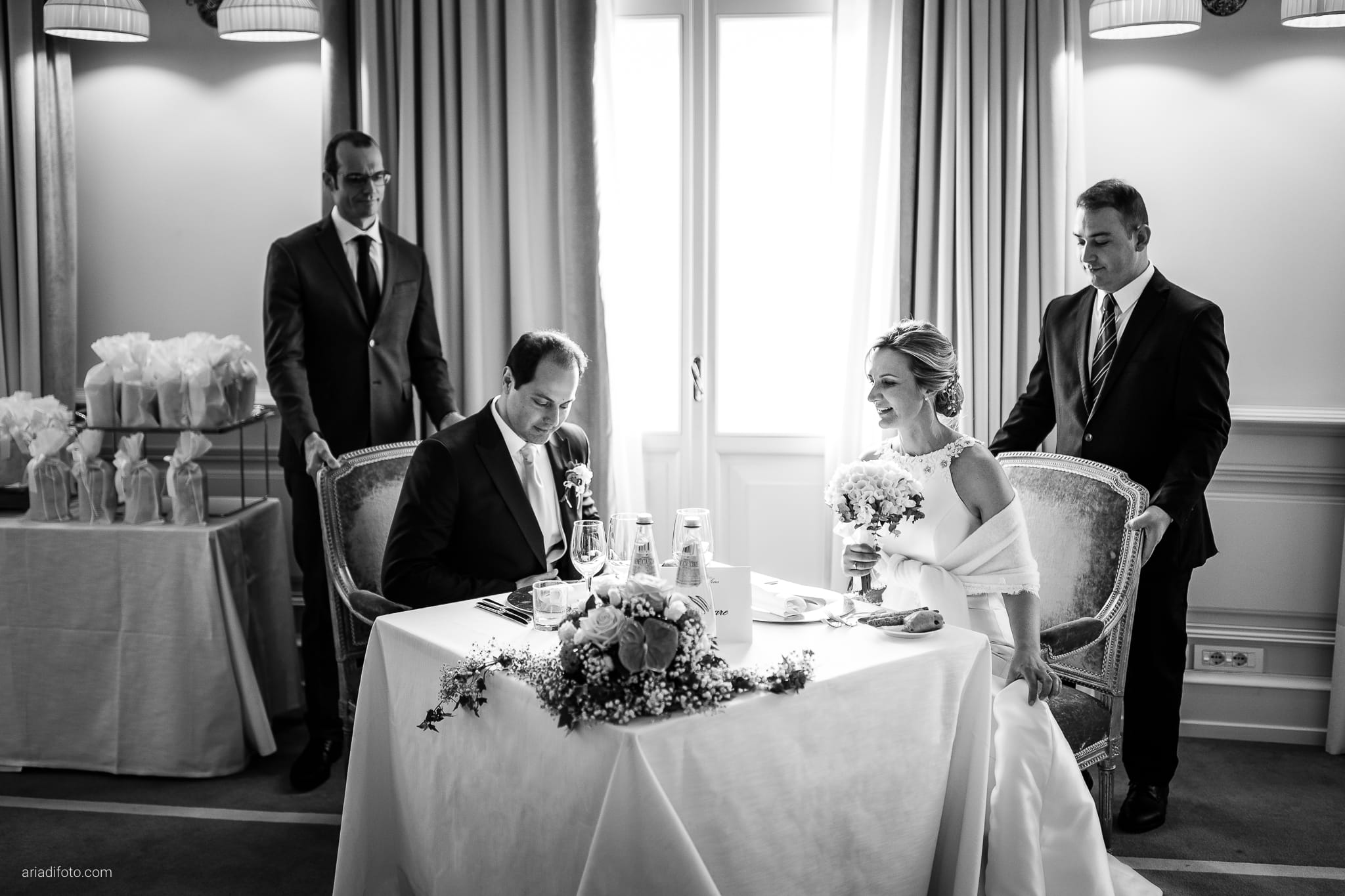 Elena Guido Matrimonio elegante Savoia Excelsior Palace Trieste ricevimento sposi sala tavolo