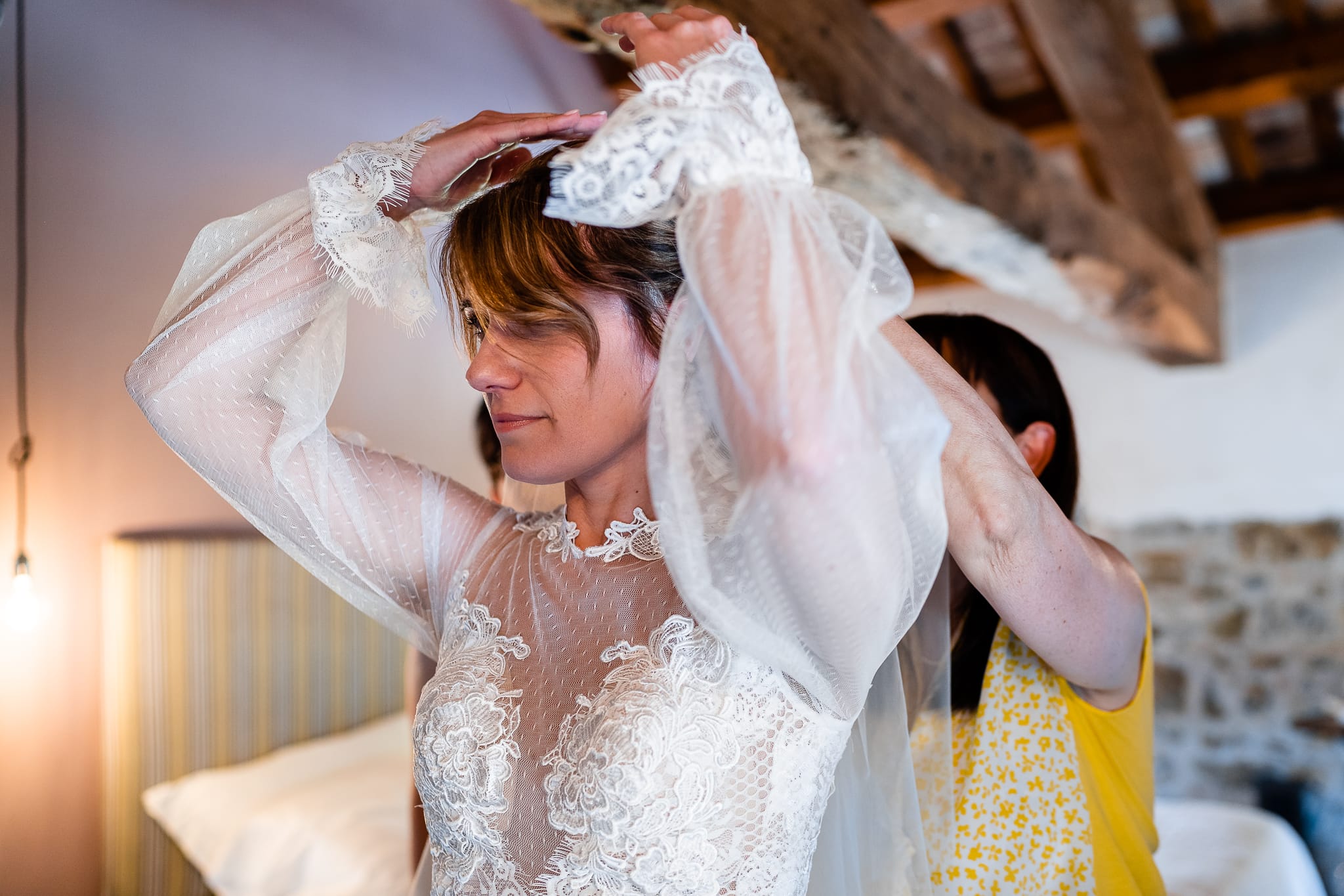 Claudia Luigi Matrimonio Elegante Udine Castello di Buttrio preparativi sposa vestizione