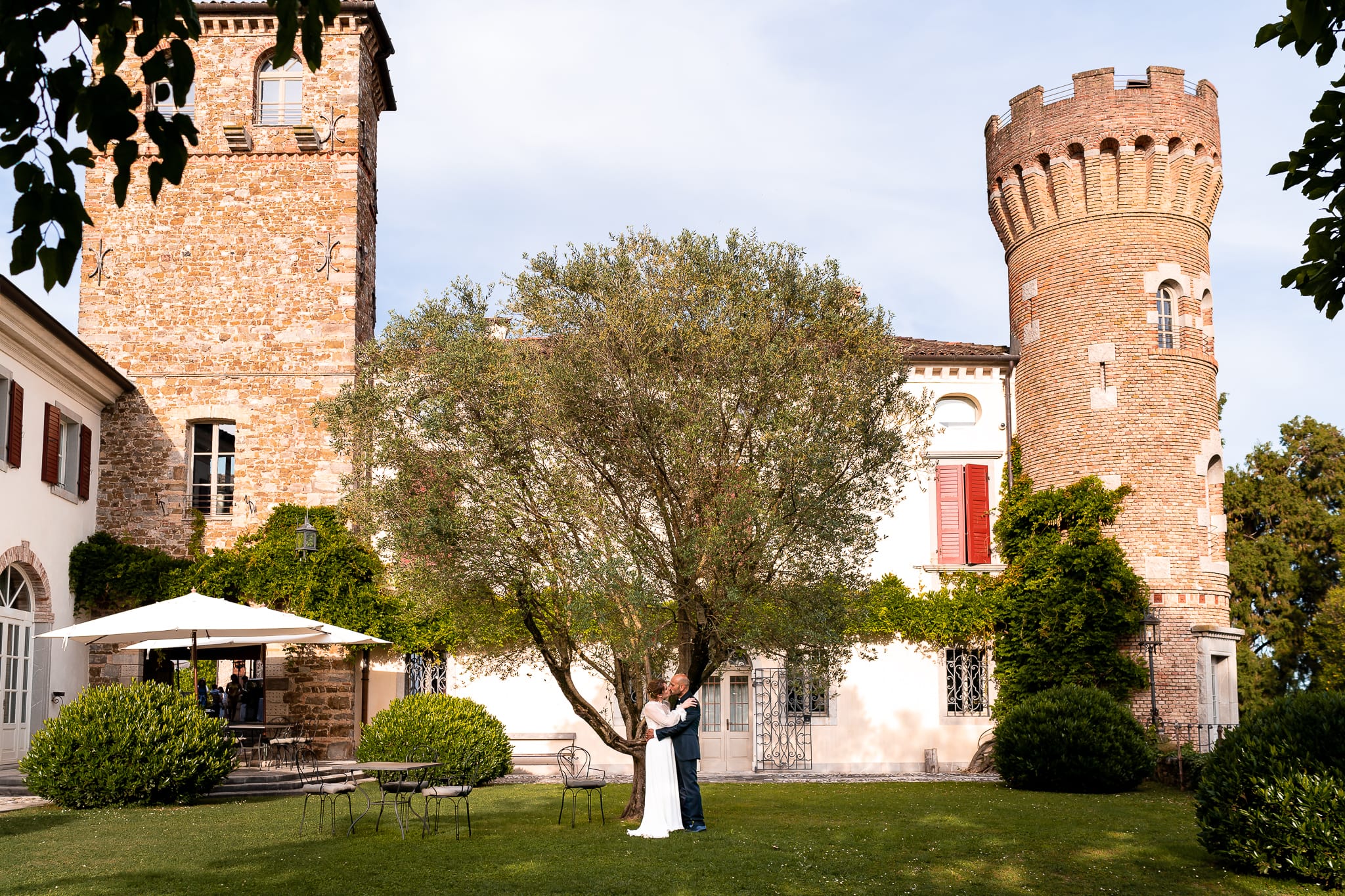 Claudia Luigi Matrimonio Elegante Udine Castello di Buttrio ricevimento ritratti sposi
