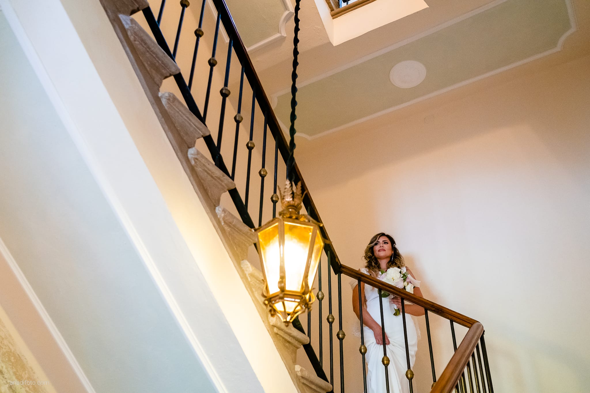 Mariana Nicholas Matrimonio da Sogno a Castelvecchio Sagrado Gorizia preparativi sposa scale attesa