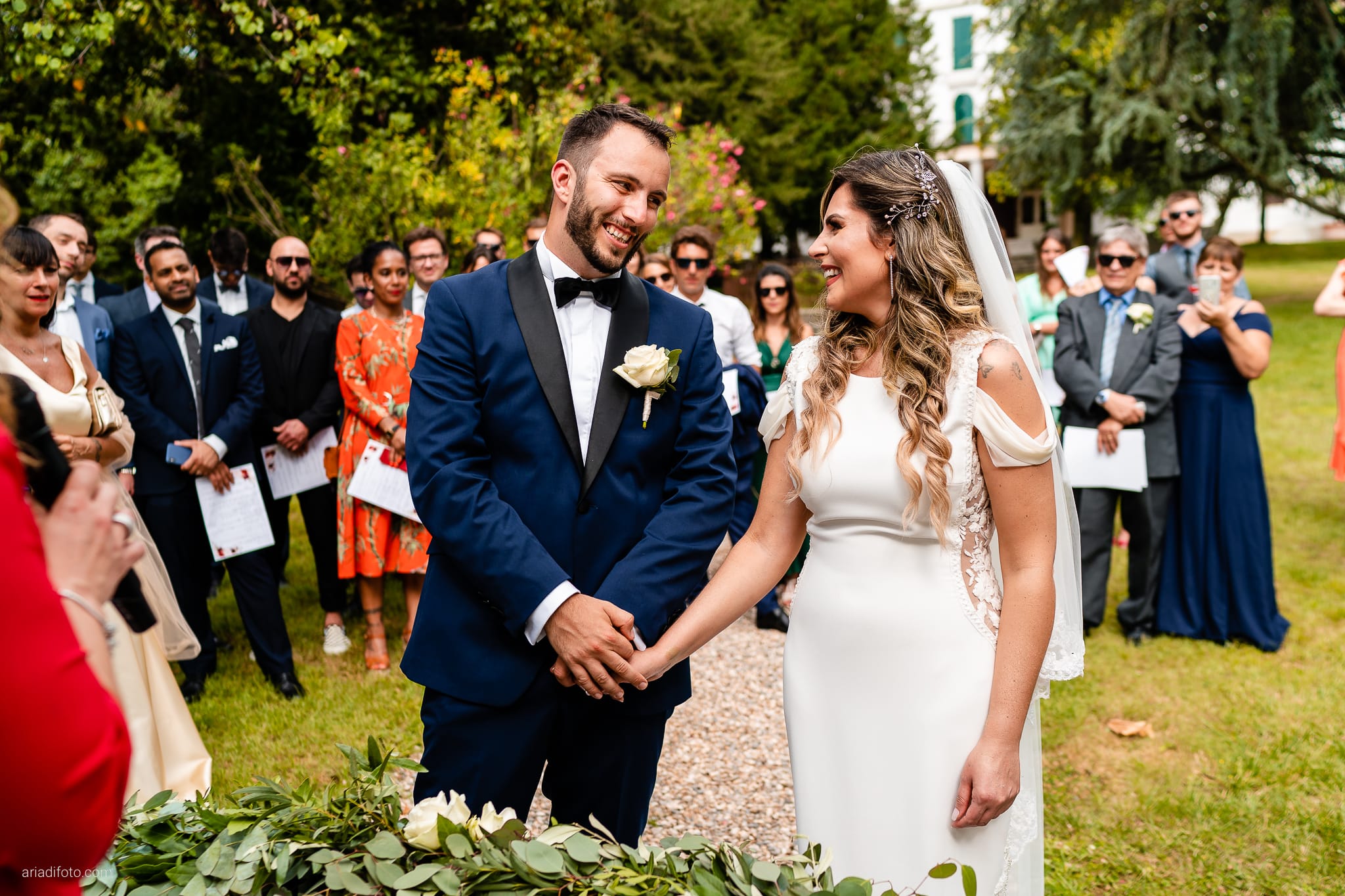 Mariana Nicholas Matrimonio da Sogno a Castelvecchio Sagrado Gorizia cerimonia all'aperto civile sposi