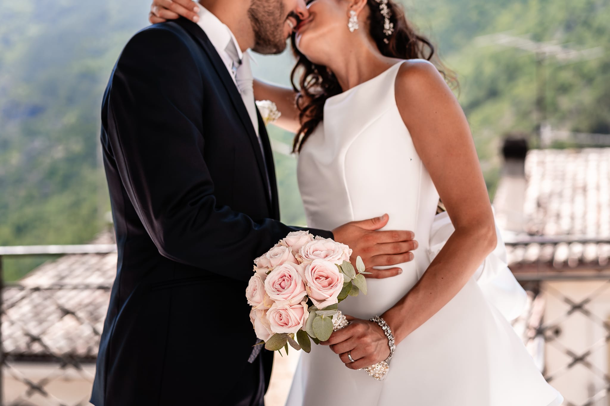 Tania Matteo Matrimonio a Sulmona in Abruzzo ritratti sposi pettorano sul gizio