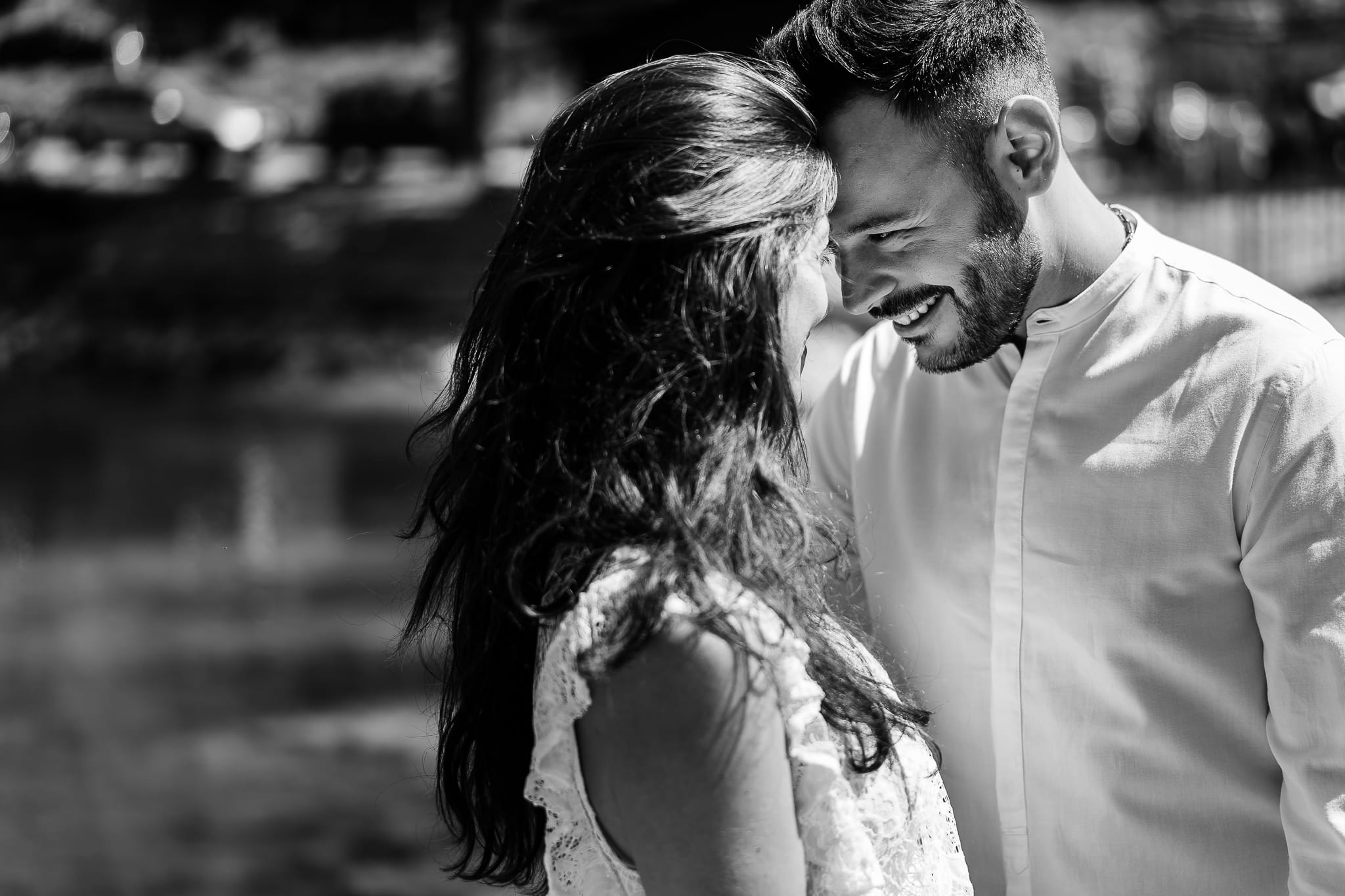 Tania Matteo Prematrimoniale Abruzzo Lago di Scanno Sulmona coppia si guarda e sorride
