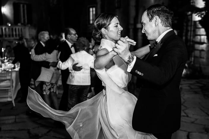 Larisa Lukas Matrimonio Destination Wedding Trieste Castello di Duino ricevimento sposi festa balli
