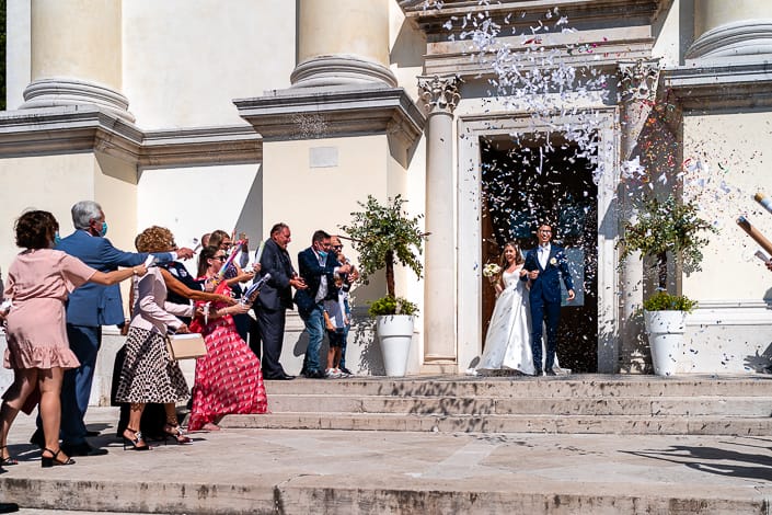Laura Andrea Matrimonio Chiesa Aviano Castelletto Eventi Treviso cerimonia lancio del riso coriandoli